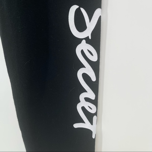Victoria’s Secret Black Capri Leggings With Spell Out Down Leg Size Small - Picture 3 of 6